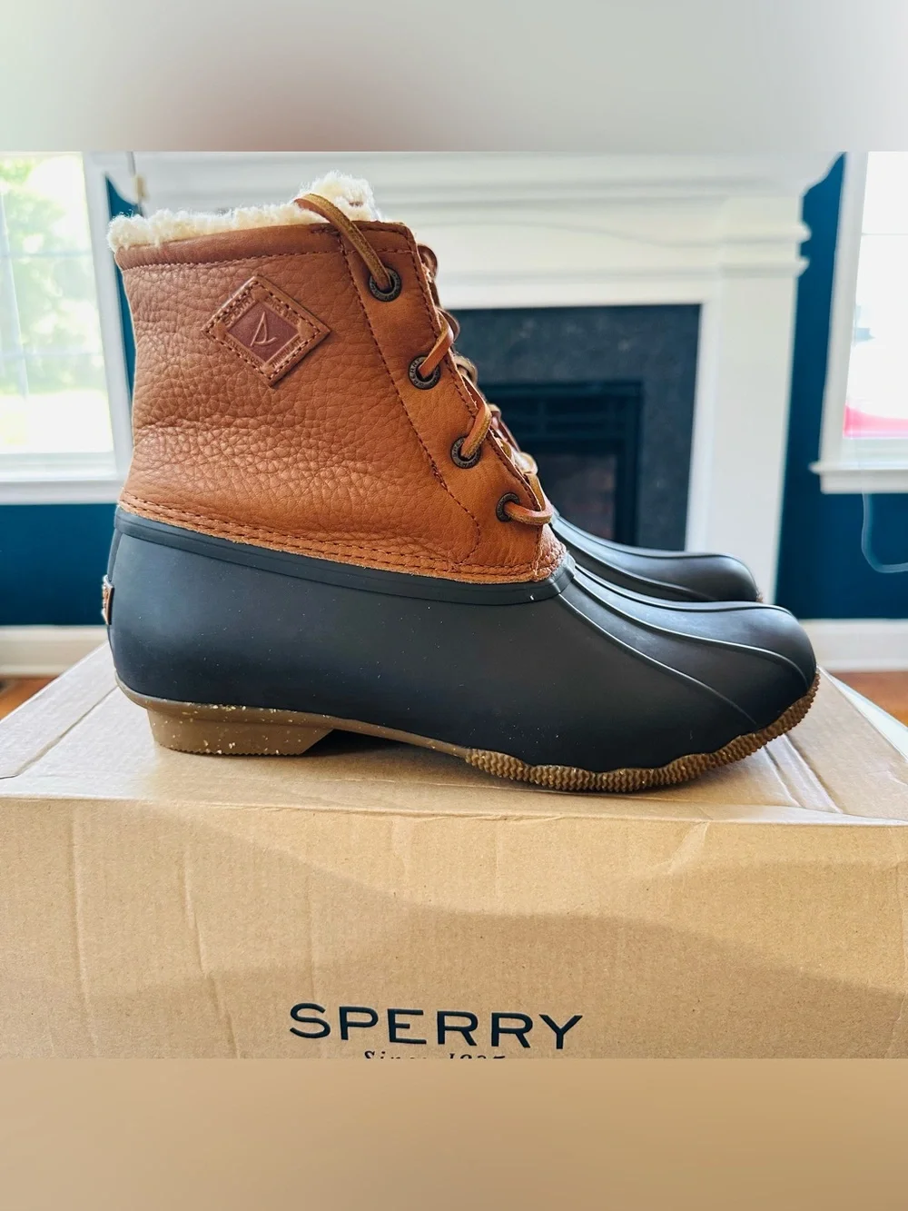 Size 7.5M NEW Sperry Women’s Saltwater Lux Winter Boots Tan STS 84371